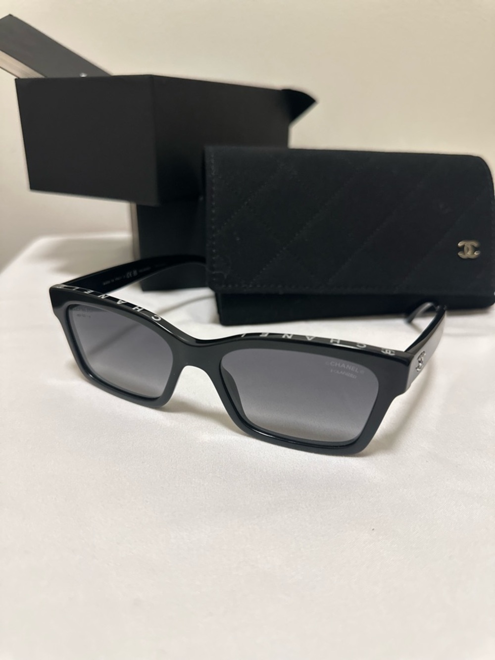 CHANEL Black Sunglasses with Dark Gradient Lenses and Quilted Case style 5417 - Picture 3 of 11